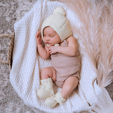 Load image into Gallery viewer, White l Diamond Knit Baby Blanket - Green Lily
