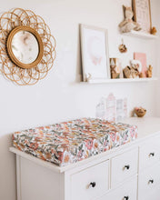 Load image into Gallery viewer, Australiana l Bassinet Sheet / Change Pad Cover - Snuggle Hunny Kids - Green Lily