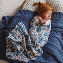 Load image into Gallery viewer, Arizona l Organic Muslin Wrap - Green Lily