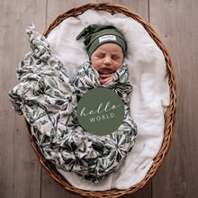 Load image into Gallery viewer, Evergreen l Organic Muslin Wrap - Green Lily