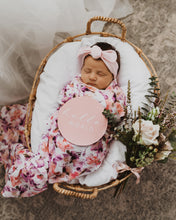 Load image into Gallery viewer, Blushing Beauty l Organic Muslin Wrap - Green Lily