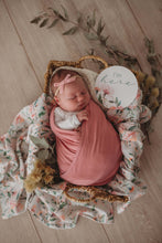 Load image into Gallery viewer, Wattle l Organic Muslin Wrap - Green Lily