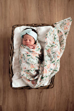 Load image into Gallery viewer, Wattle l Organic Muslin Wrap - Green Lily