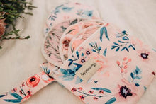 Load image into Gallery viewer, My Little Gumnut - KISS OF SPRING - Small Wet Bag - Green Lily