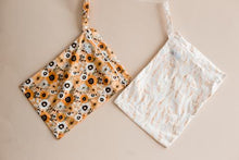 Load image into Gallery viewer, My Little Gumnut - RETRO FLOWERS - Large Wet bag