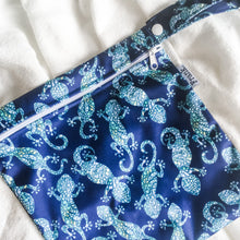Load image into Gallery viewer, Frank Nappies - Mini wet bag - Gecko