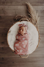 Load image into Gallery viewer, Daisy  | Snuggle Swaddle &amp; Topknot Set - Snuggle Hunny Kids
