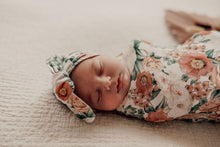 Load image into Gallery viewer, Florence  | Snuggle Swaddle &amp; Topknot Set - Snuggle Hunny Kids
