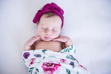 Load image into Gallery viewer, Peonie l Baby Jersey Wrap &amp; Topknot Set - Snugge Hunny Kids - Green Lily 

