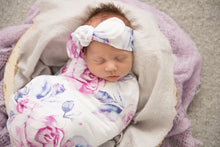 Load image into Gallery viewer, Lilac Skies l Baby Jersey Wrap &amp; Topknot Set - Snugge Hunny Kids - Green Lily 
