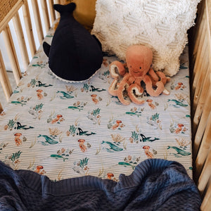 Whale l Fitted Cot Sheet - Snuggle Hunny Kids - Green Lily 