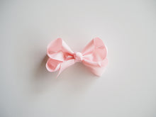 Load image into Gallery viewer, Light Pink Bow Clip
