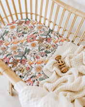 Load image into Gallery viewer, Australiana l Bassinet Sheet / Change Pad Cover - Snuggle Hunny Kids - Green Lily 
