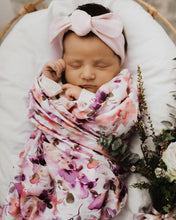 Load image into Gallery viewer, Blushing Beauty l Organic Muslin Wrap - Green Lily 
