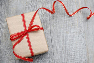 Gift Wrapping - Green Lily 